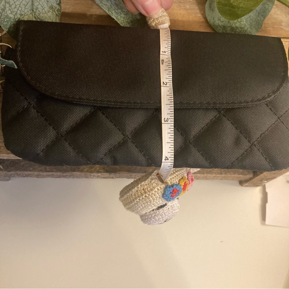 TRAVELON SAFE ID RFID BLOCKING PROTECT YOUR IDENTITY QUILTED WRISTLET NEW - Picture 6 of 13